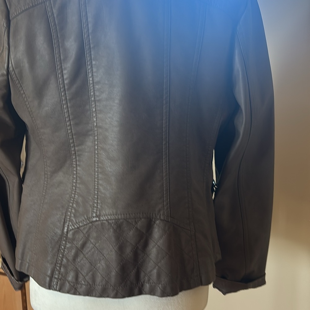 Gray jacket - Picture 5 of 8